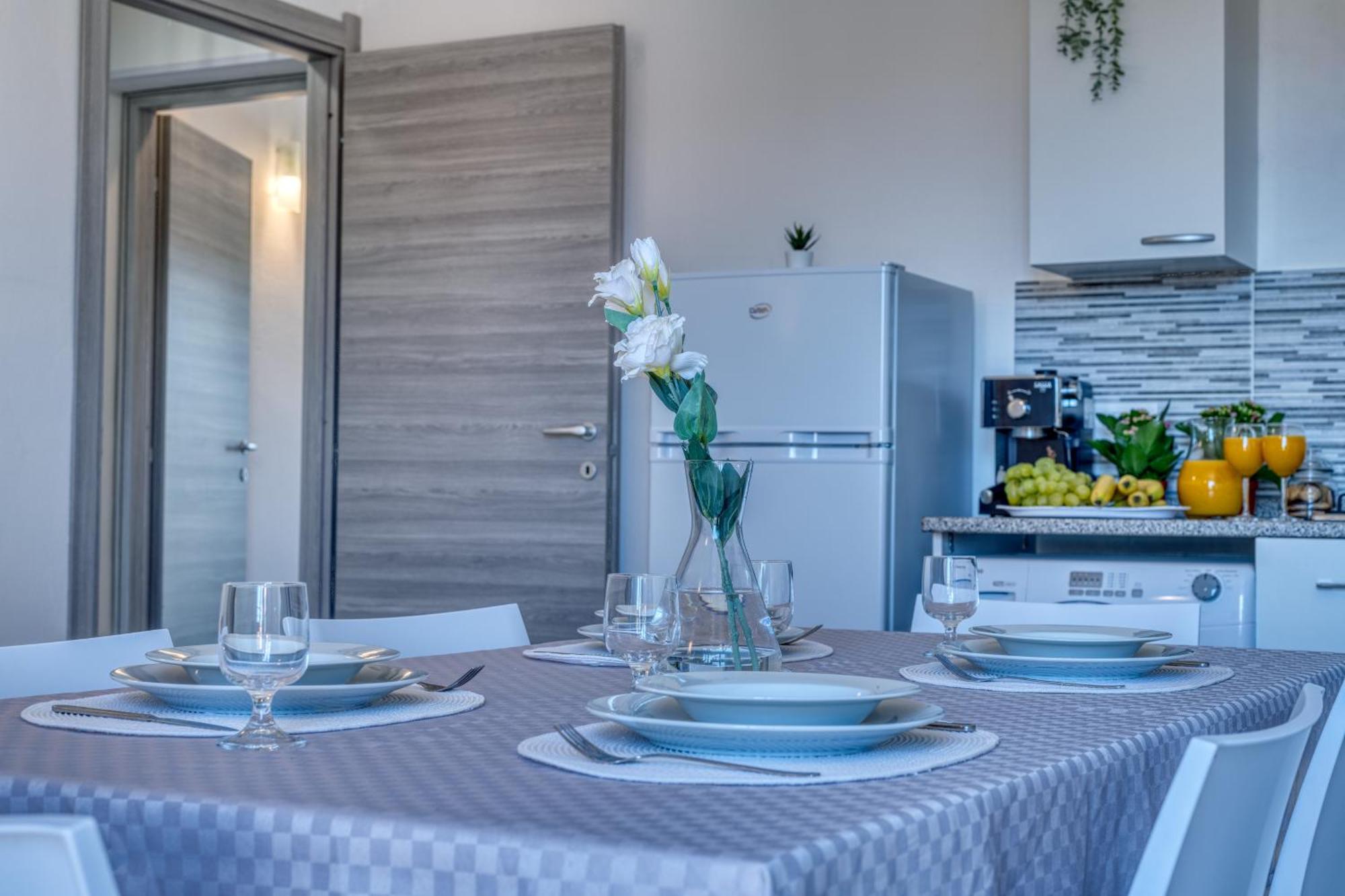 Izzhome Cozy Sunflowers Пула Екстер'єр фото